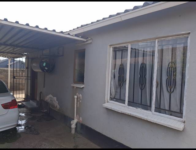 2 BEDROOM FREEHOLD FOR SALE IN VILLA LIZA